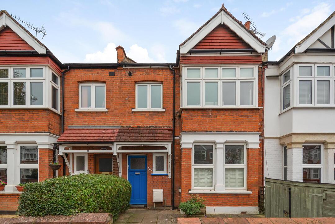 2 bed apartment for sale in Raymond Avenue, Northfields, Ealing, London, W13