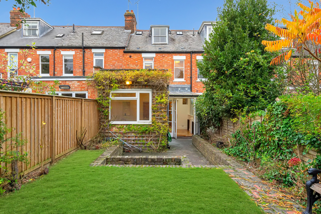 3 bed terraced house for sale in Woodfield Crescent, Ealing  - Property Image 2