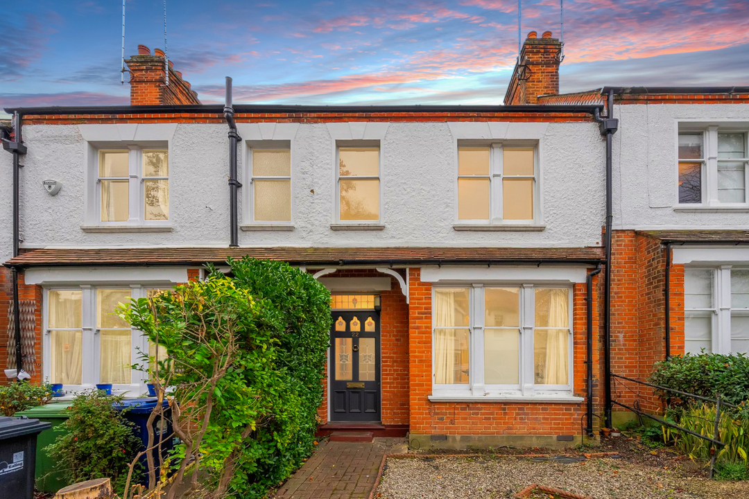 3 bed terraced house for sale in Woodfield Crescent, Ealing  - Property Image 6