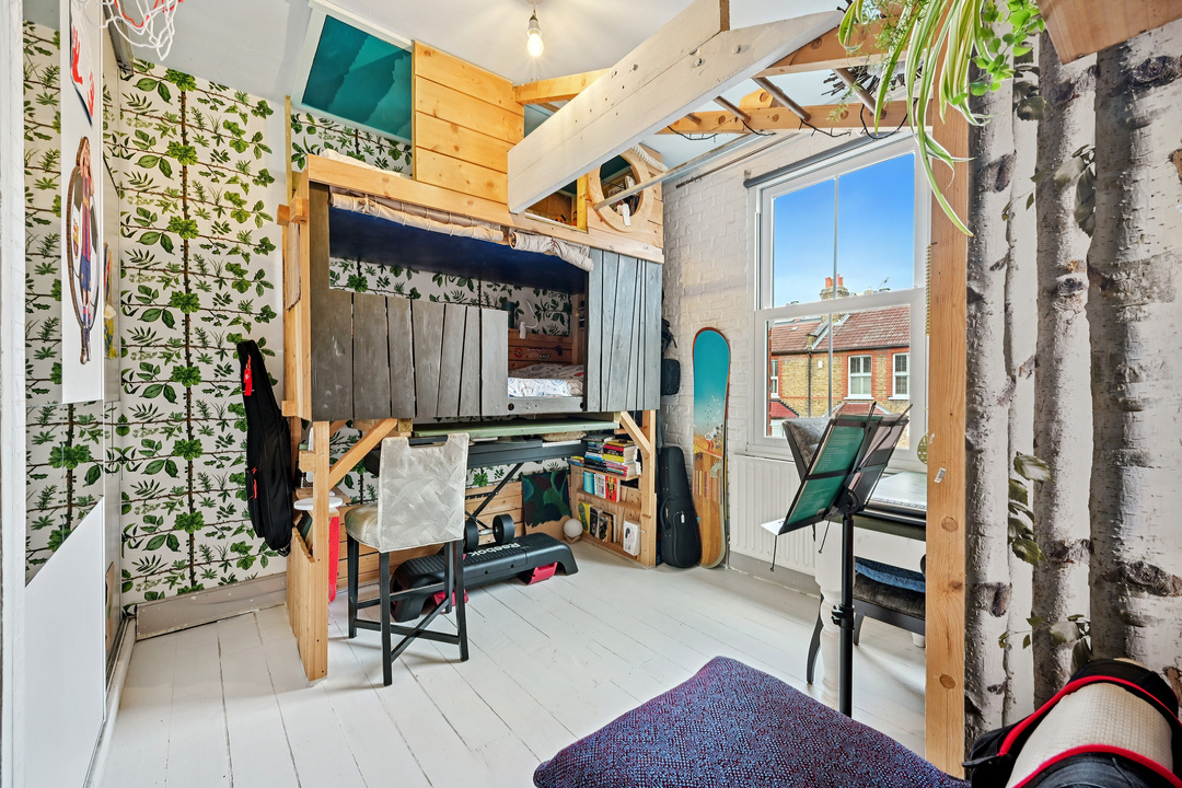 2 bed apartment for sale in Hessel Road, Ealing, London, W13 17