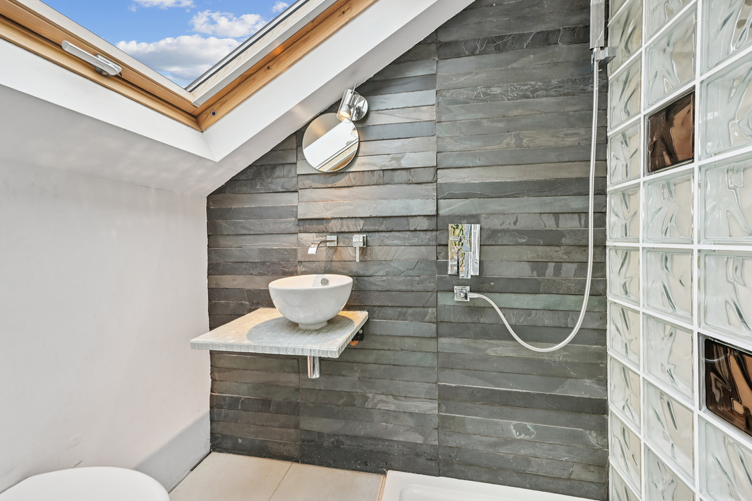 2 bed apartment for sale in Hessel Road, Ealing, London, W13 13