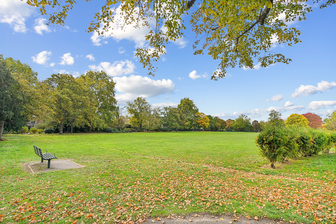 2 bed apartment for sale in Hessel Road, Ealing, London, W13 20