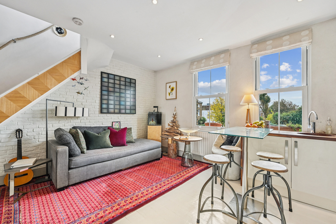 2 bed apartment for sale in Hessel Road, London  - Property Image 2