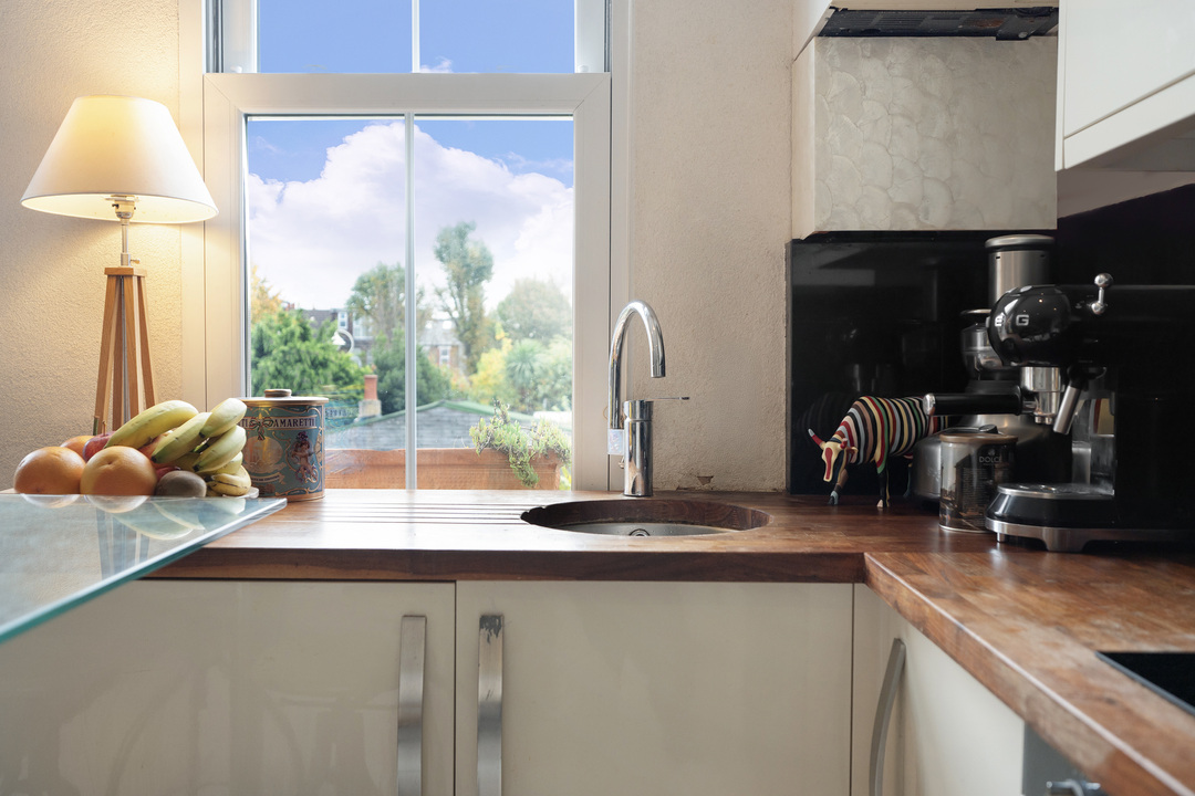 2 bed apartment for sale in Hessel Road, Ealing, London, W13 4