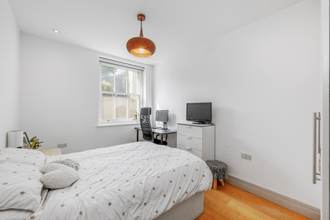 3 bed apartment to rent in Castlebar Road, Ealing  - Property Image 5
