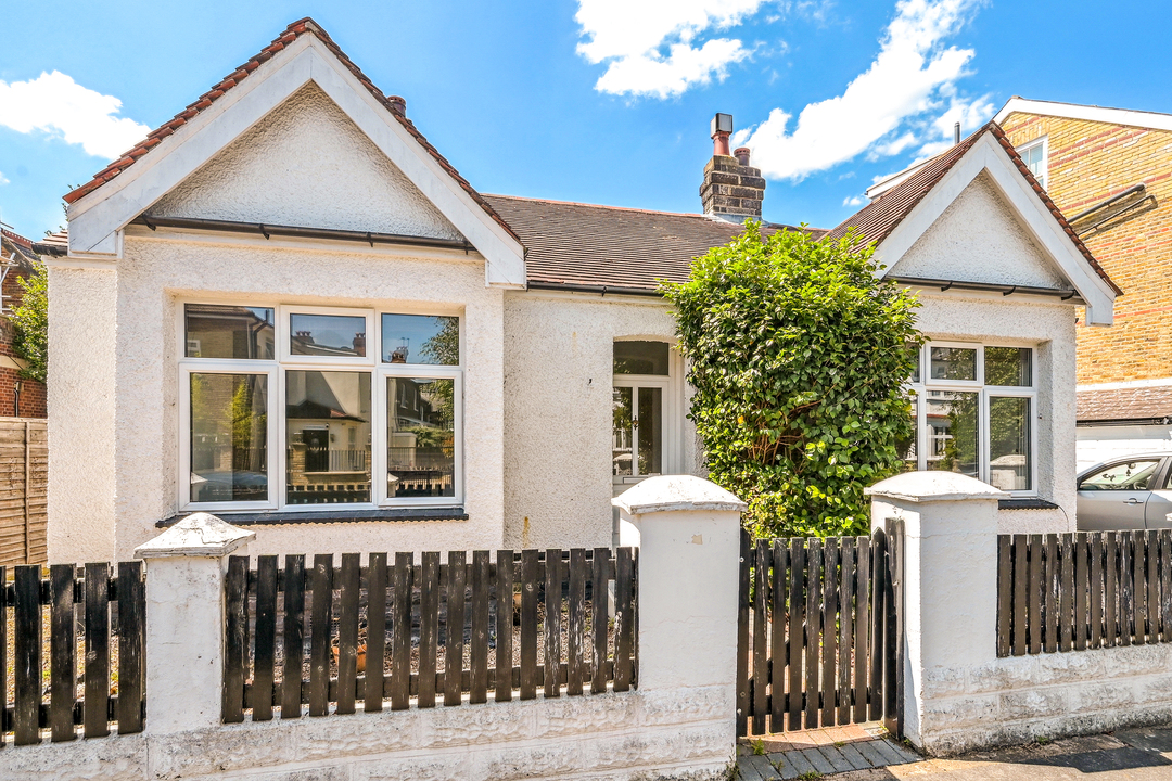 2 bed bungalow for sale in Blandford Road, Ealing - Property Image 1