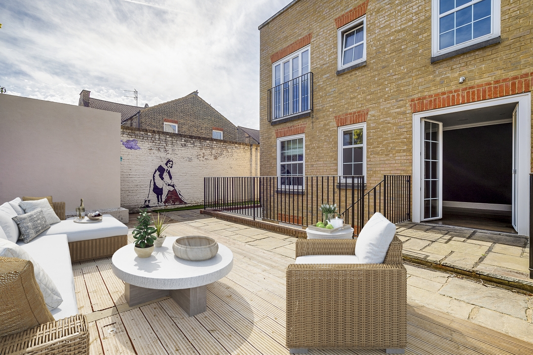 3 bed terraced house to rent in Sayers Court, London  - Property Image 16