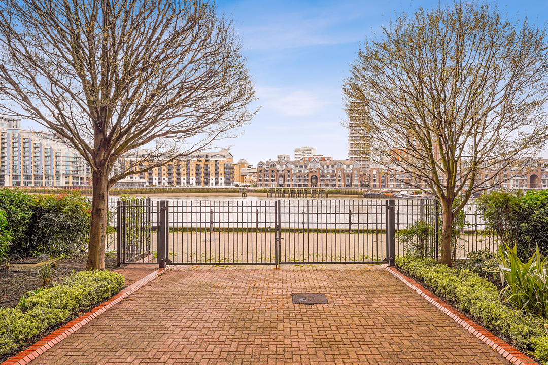 3 bed apartment to rent in Sailmakers Court, London  - Property Image 10