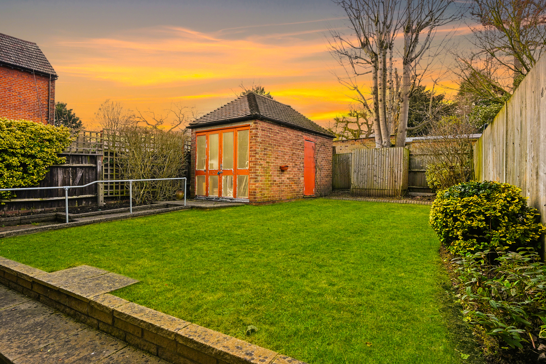 3 bed semi-detached house for sale in Amherst Road, Ealing  - Property Image 7