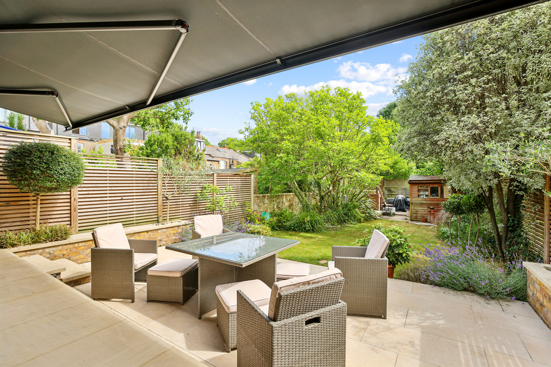 5 bed semi-detached house for sale in Sutherland Avenue, Ealing  - Property Image 5