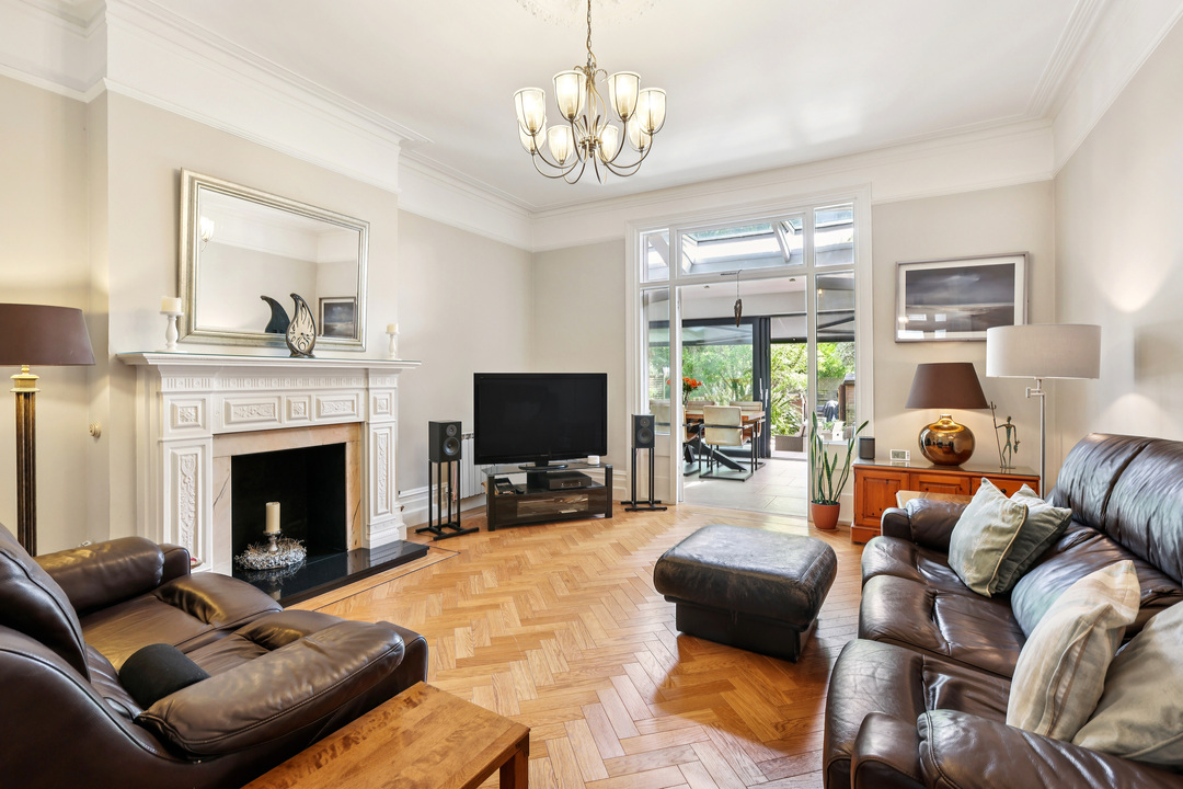 5 bed semi-detached house for sale in Sutherland Avenue, Ealing  - Property Image 3