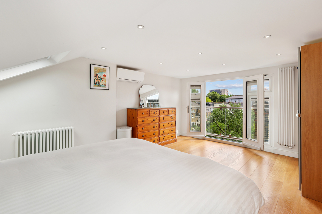 5 bed semi-detached house for sale in Sutherland Avenue, Ealing  - Property Image 16