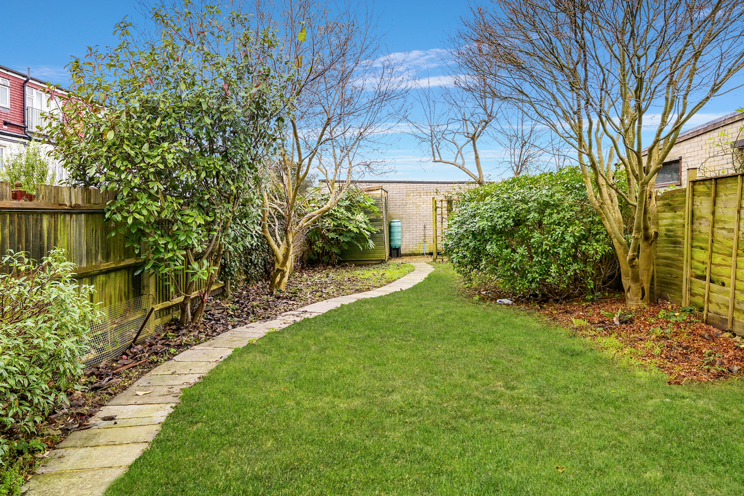 3 bed terraced house for sale in Mervyn Road, Ealing  - Property Image 10