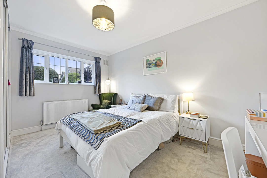 2 bed apartment for sale in Baronsmede Court, Baronsmede, Ealing, London, W5 3