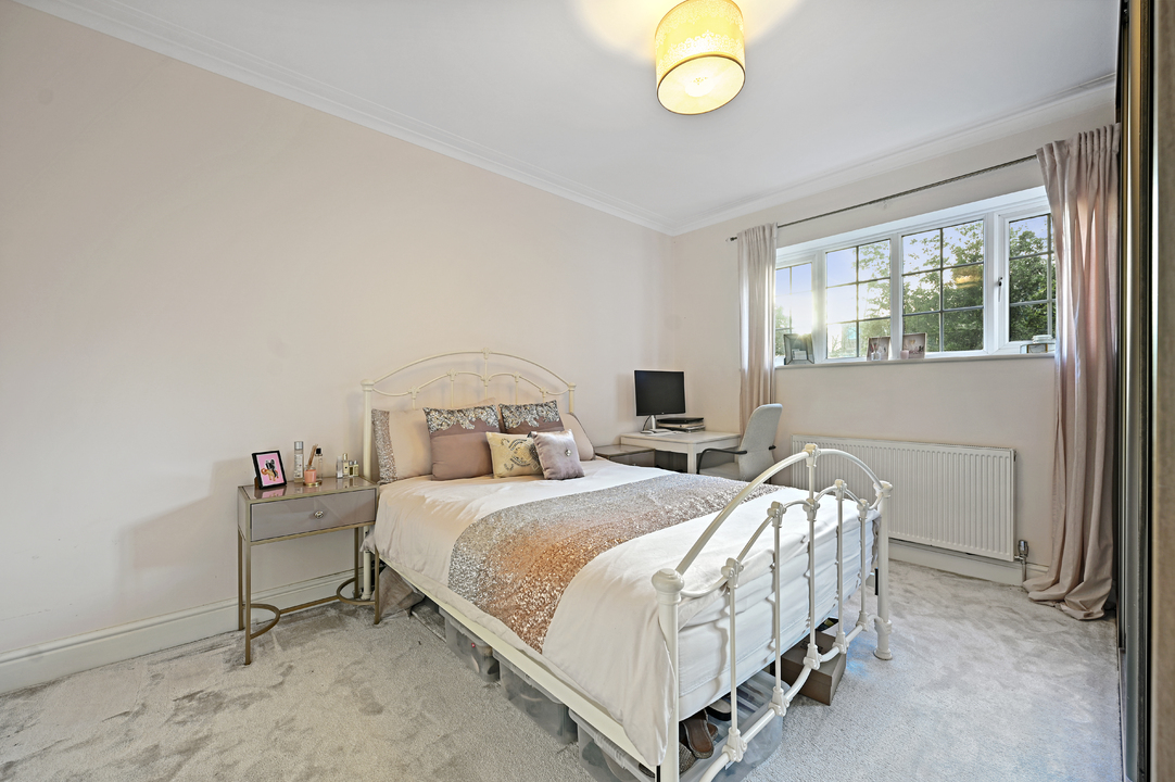 2 bed apartment for sale in Baronsmede Court, Baronsmede, Ealing, London, W5 5