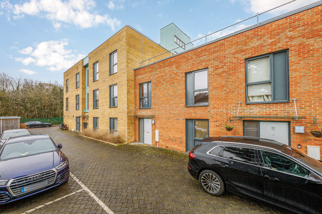 3 bed terraced house for sale in Copley Close, Hanwell  - Property Image 3