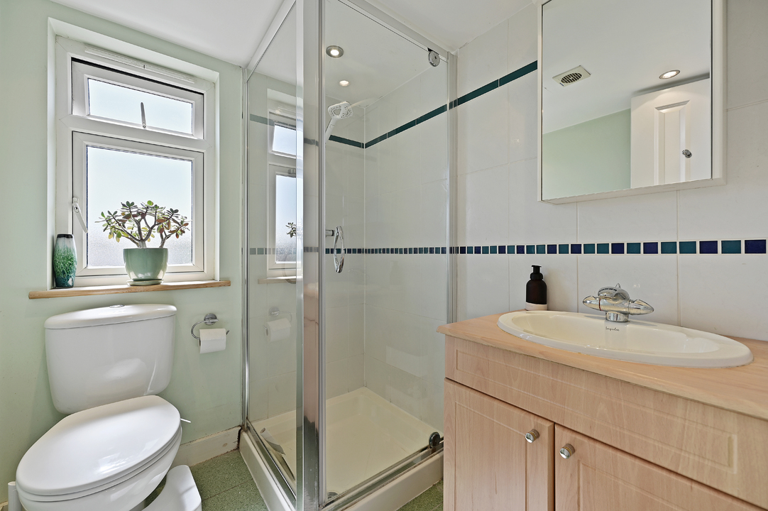 4 bed terraced house for sale in Darwin Road, London  - Property Image 11
