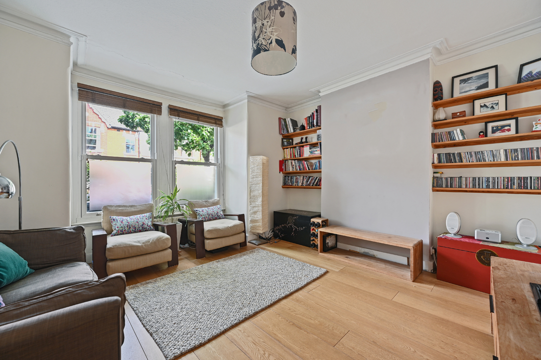 4 bed terraced house for sale in Darwin Road, London  - Property Image 6