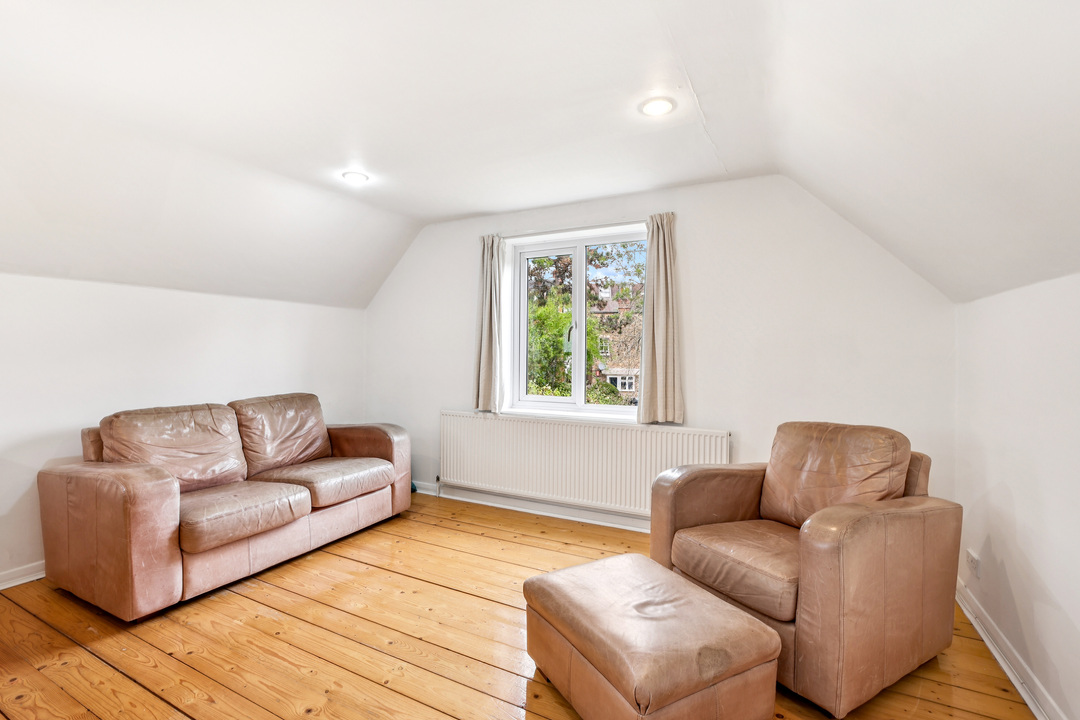 1 bed apartment to rent in North Common Road, London  - Property Image 1