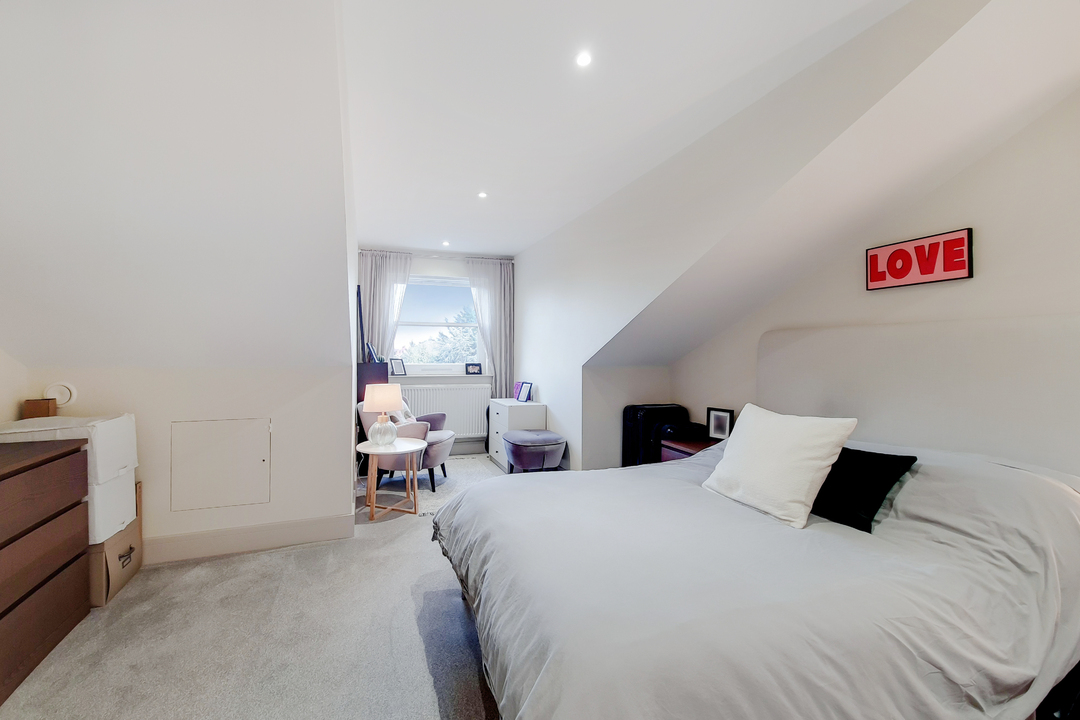 1 bed apartment for sale in Gunnersbury Avenue, Ealing  - Property Image 3