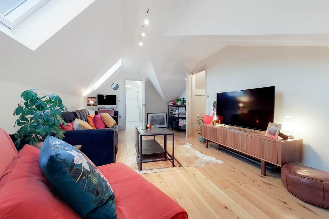 1 bed apartment for sale in Gunnersbury Avenue, Ealing  - Property Image 5