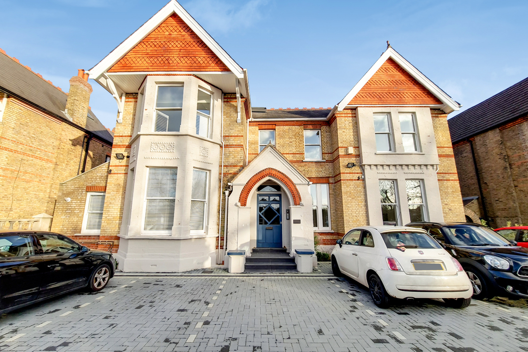 1 bed apartment for sale in Gunnersbury Avenue, Ealing  - Property Image 10