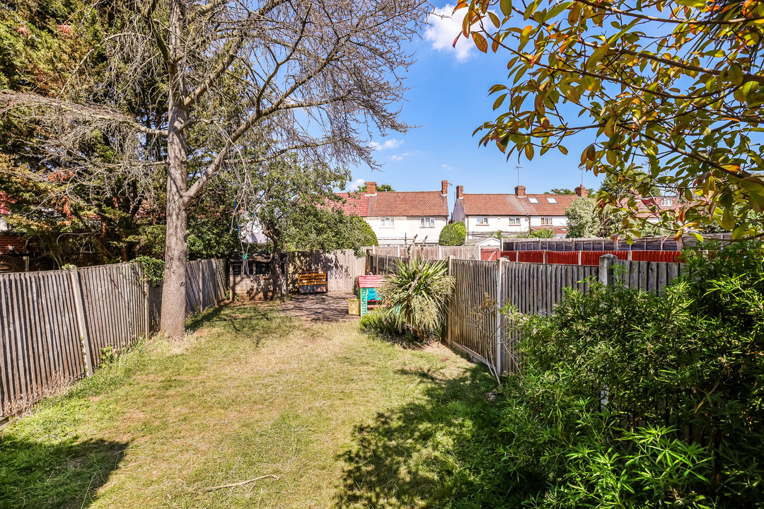 3 bed terraced house for sale in Avalon Road, Ealing, London, W13  - Property Image 15