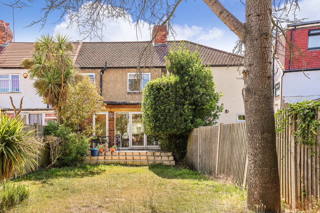 3 bed terraced house for sale in Avalon Road, Ealing, London, W13  - Property Image 9