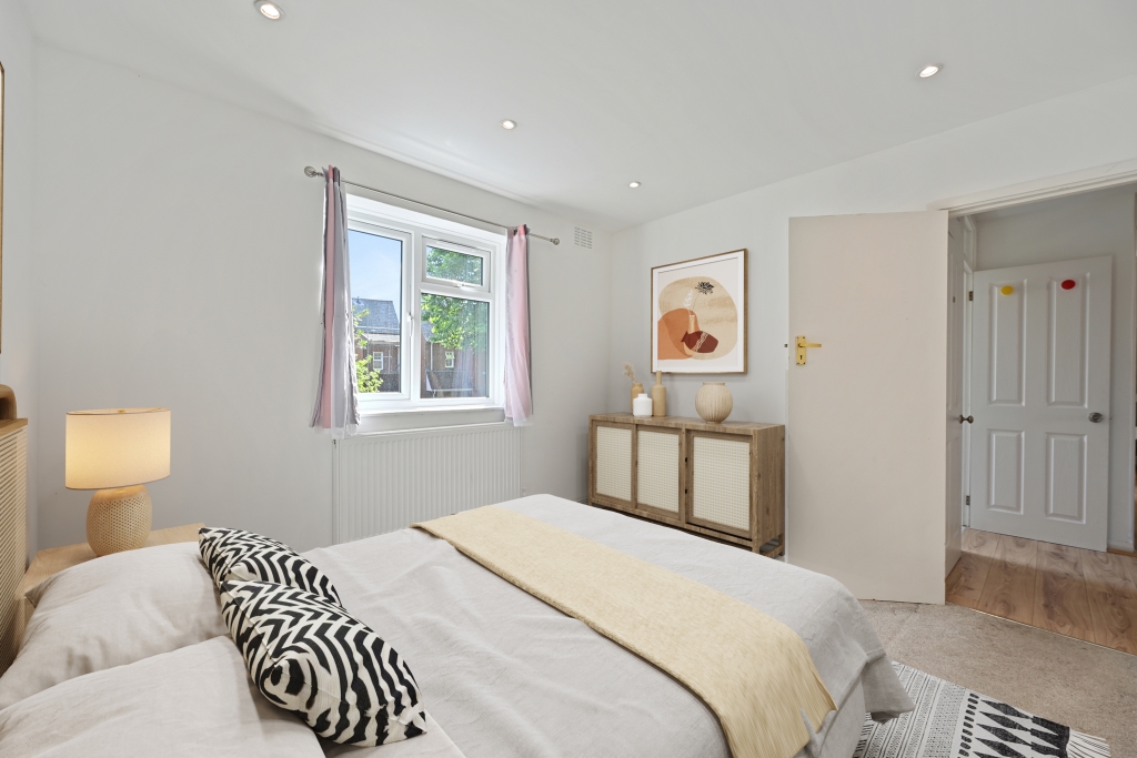 3 bed apartment for sale in Curzon House, London  - Property Image 11