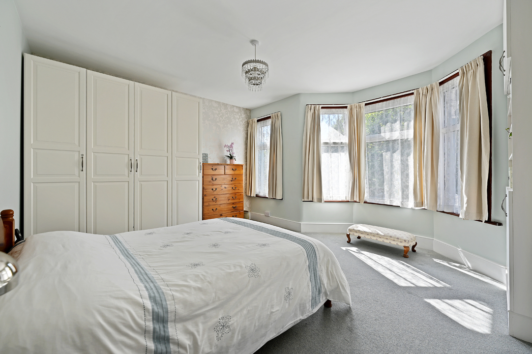 3 bed terraced house for sale in Regina Terrace, London  - Property Image 7
