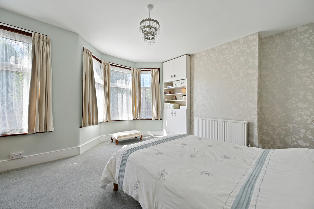 3 bed terraced house for sale in Regina Terrace, London  - Property Image 2