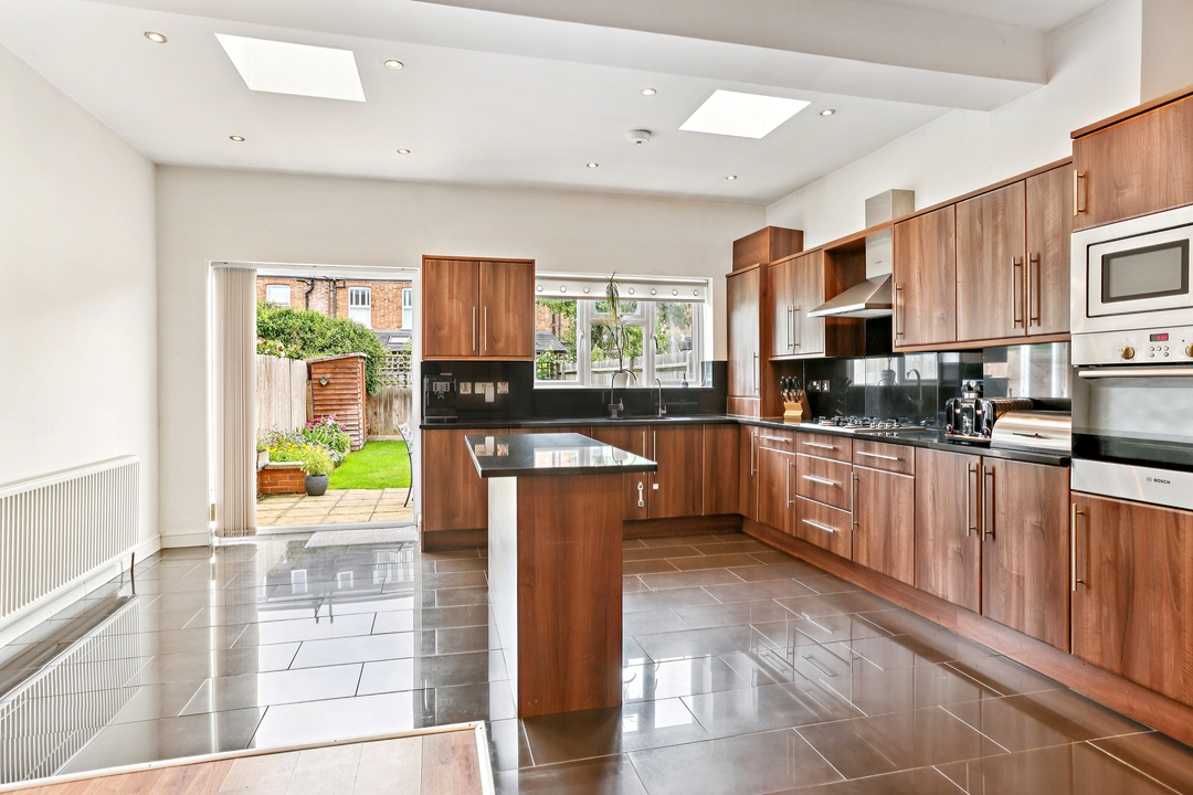 4 bed terraced house for sale in Mayfield Avenue, Ealing  - Property Image 5