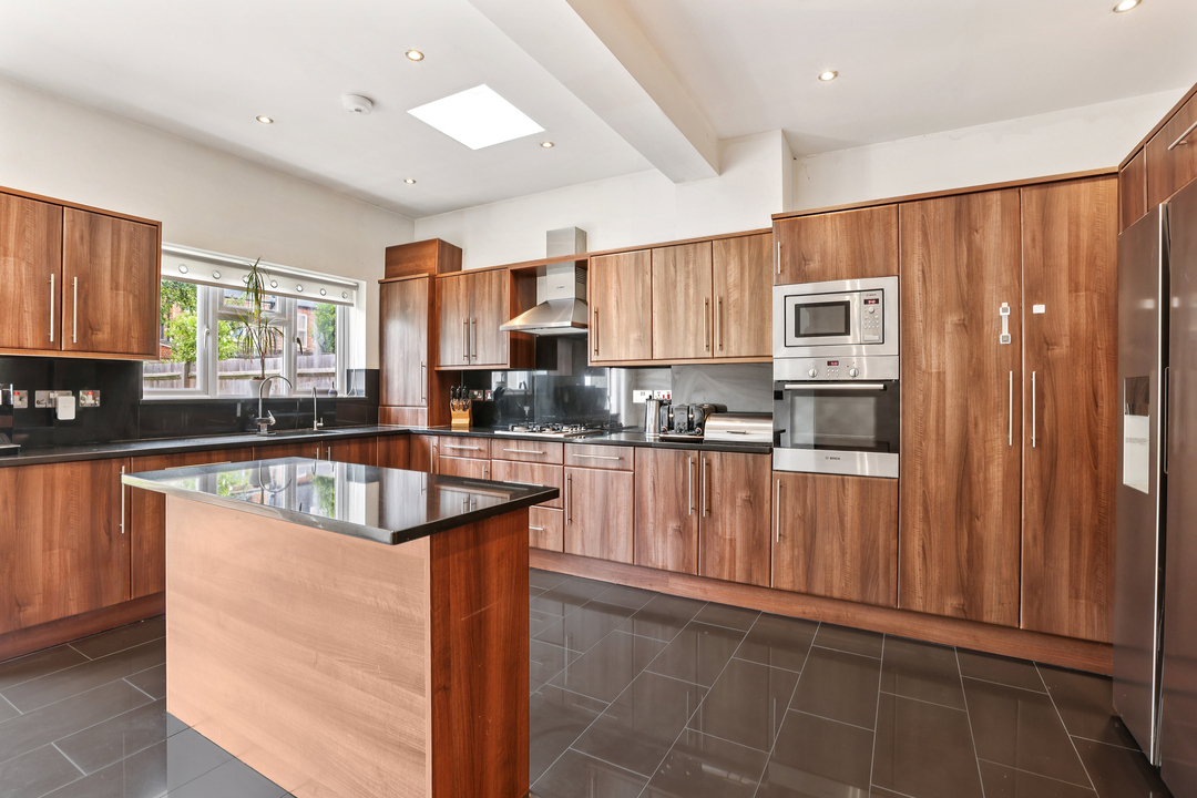 4 bed terraced house for sale in Mayfield Avenue, Ealing  - Property Image 2