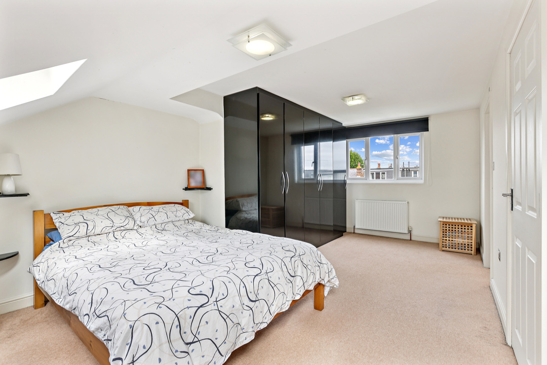 4 bed terraced house for sale in Mayfield Avenue, Ealing  - Property Image 4