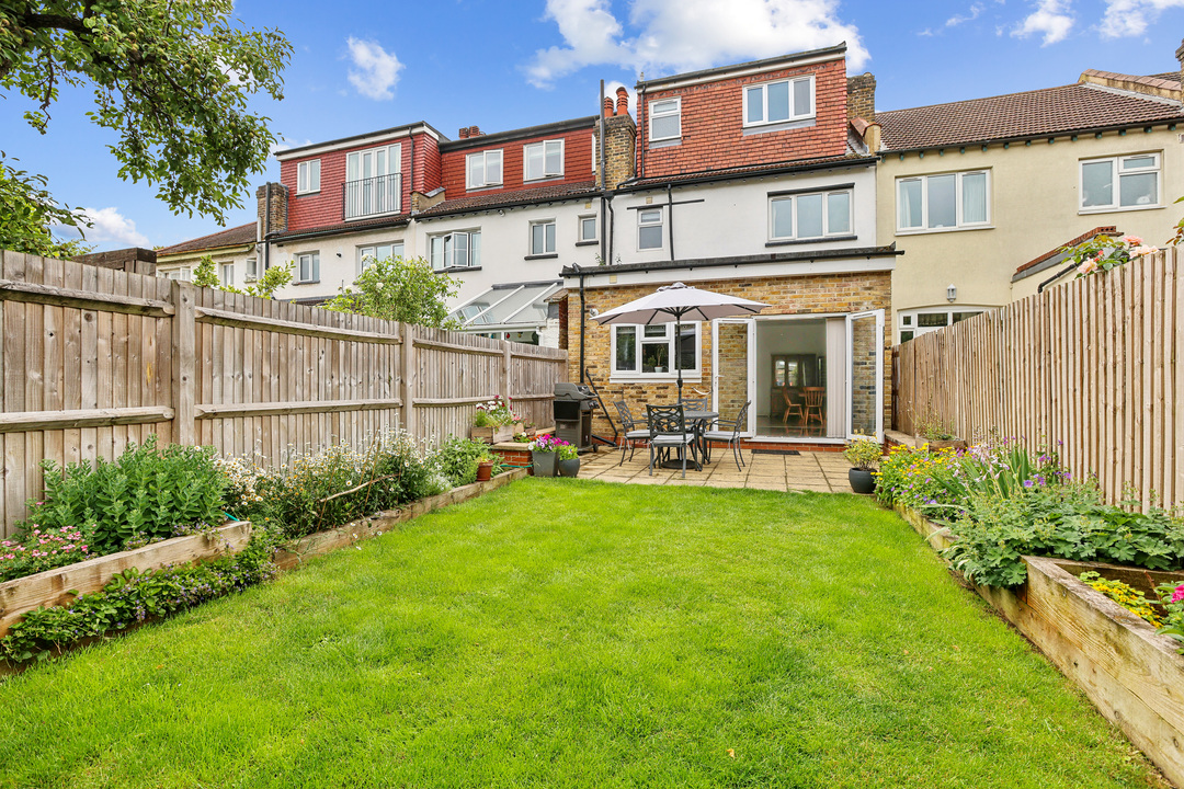 4 bed terraced house for sale in Mayfield Avenue, Ealing  - Property Image 10