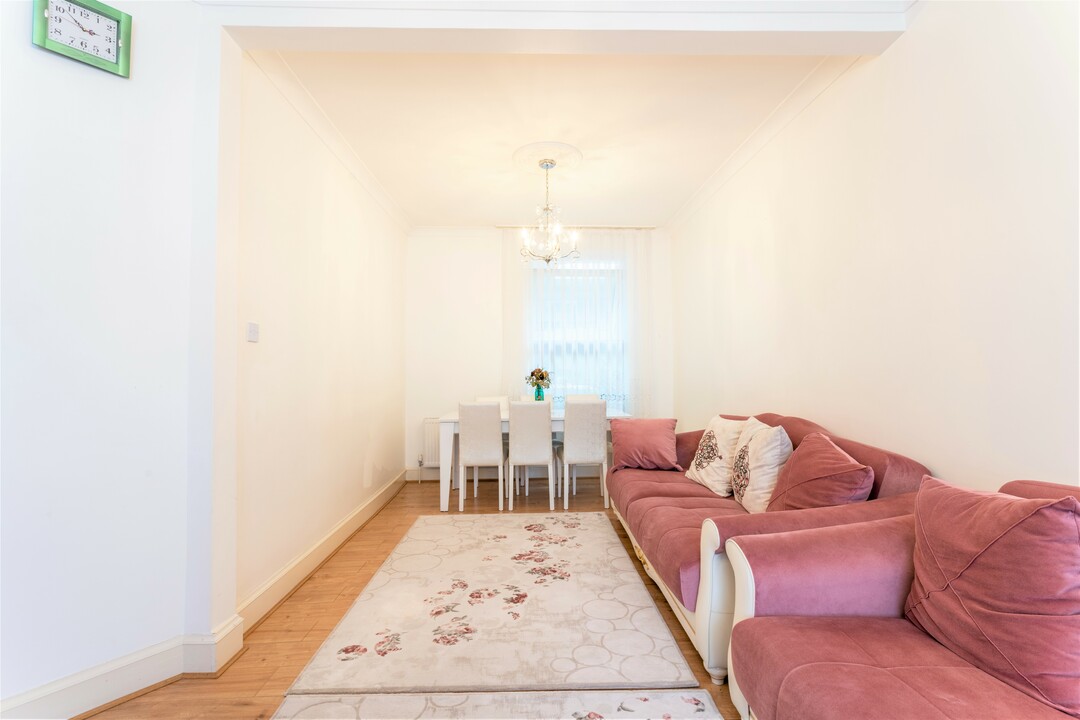 5 bed terraced house for sale in Dunedin Road, Leyton  - Property Image 3