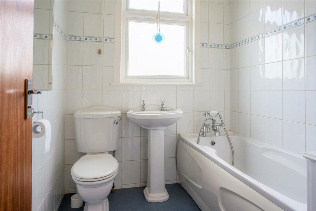 3 bed semi-detached house for sale in Park Grove Road, Leytonstone  - Property Image 10