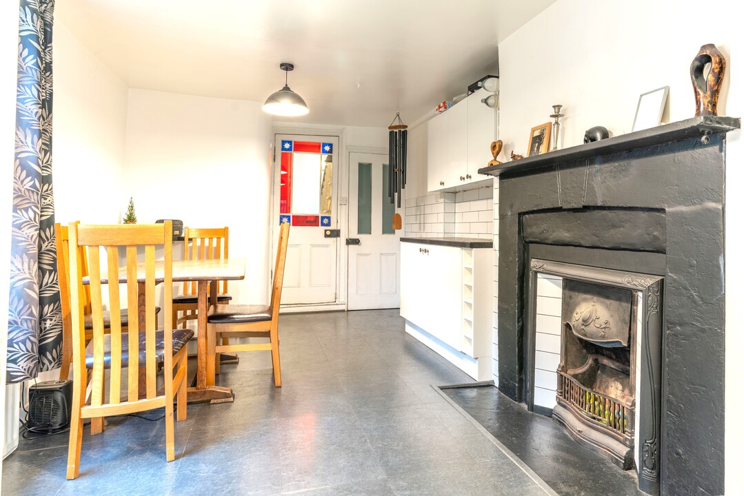 5 bed terraced house for sale in Cricketfield Road, Hackney  - Property Image 7