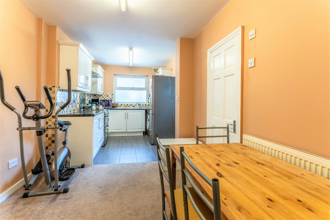 4 bed terraced house for sale in Lynmouth Road, Walthamstow  - Property Image 5