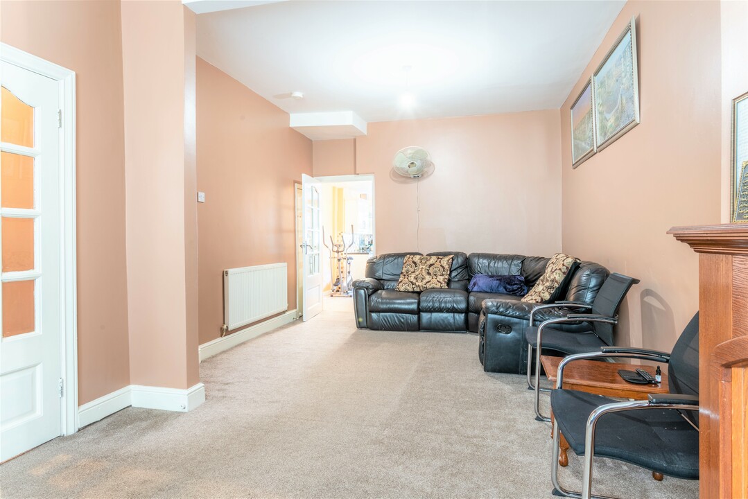 4 bed terraced house for sale in Lynmouth Road, Walthamstow  - Property Image 4