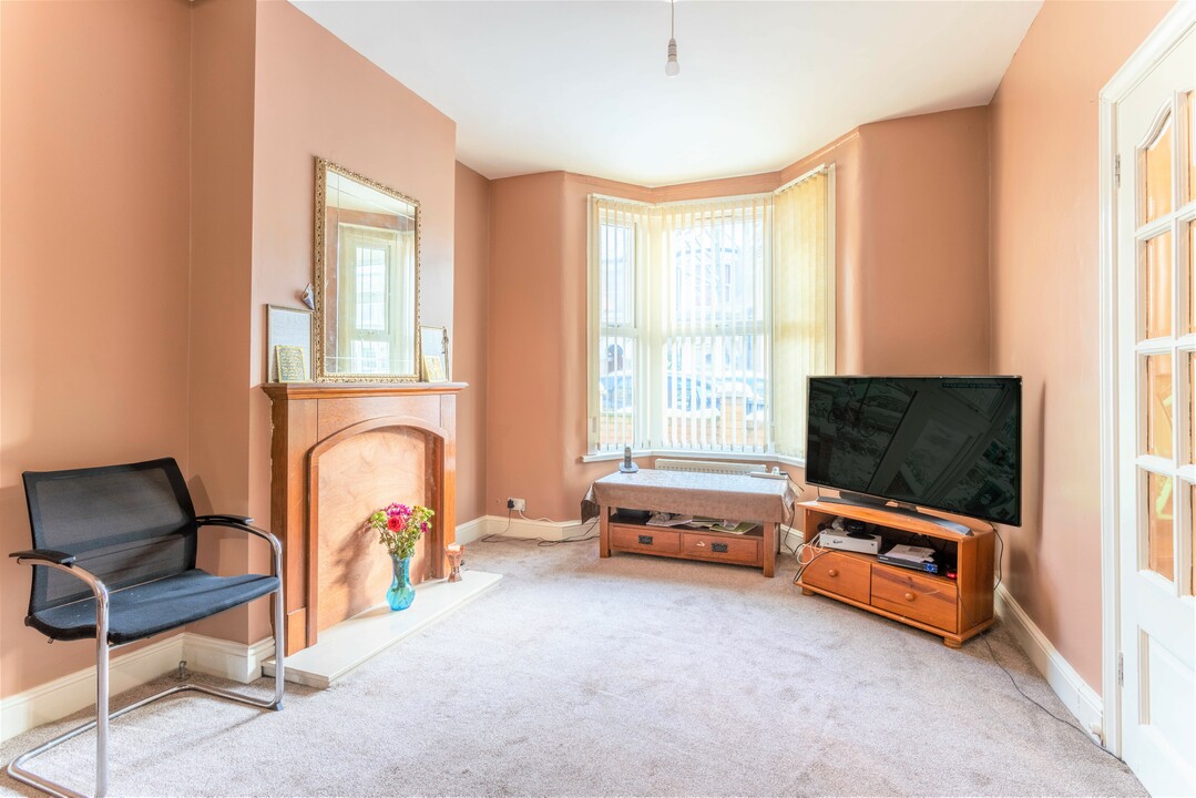 4 bed terraced house for sale in Lynmouth Road, Walthamstow  - Property Image 3