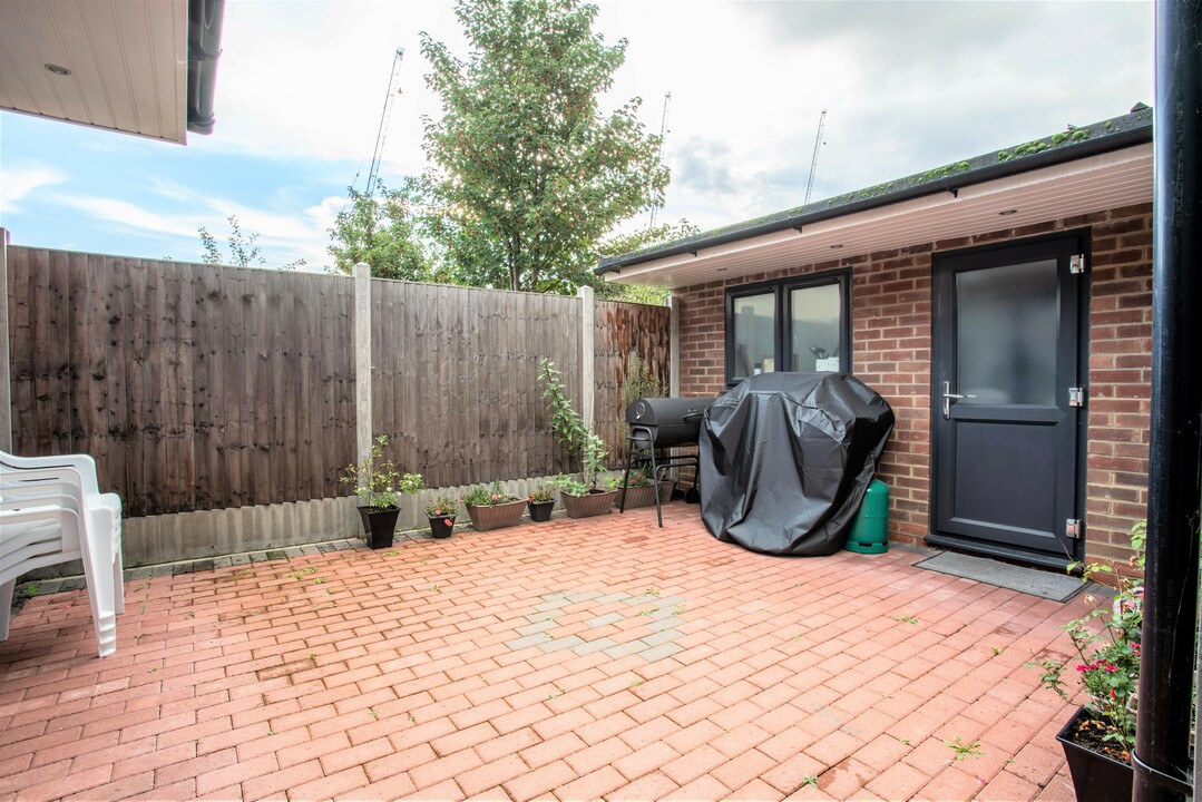4 bed semi-detached house for sale in Dunedin Road, Leyton  - Property Image 19