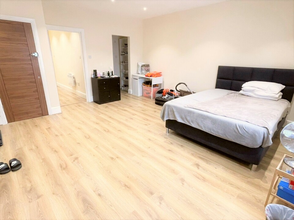 1 bed apartment to rent in High Road Leyton, Leyton  - Property Image 2