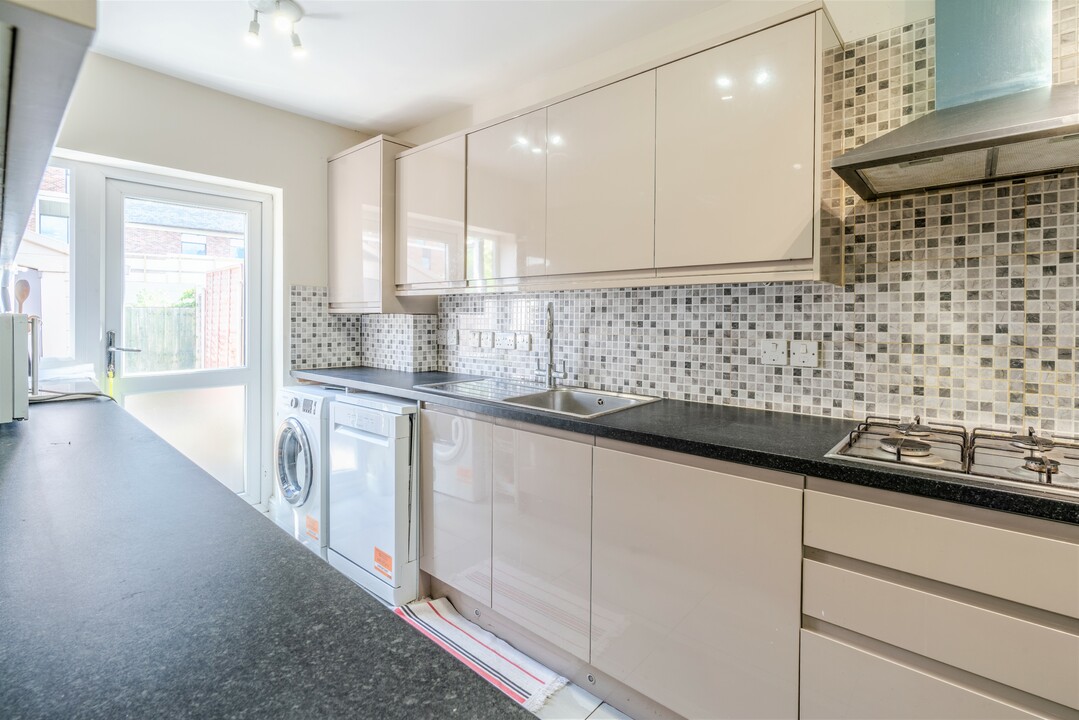 3 bed terraced house for sale in St. Mary Road, Walthamstow  - Property Image 8