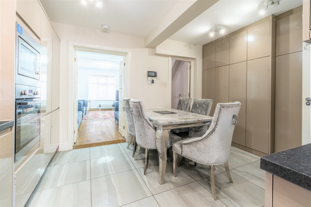 3 bed terraced house for sale in St. Mary Road, Walthamstow  - Property Image 6