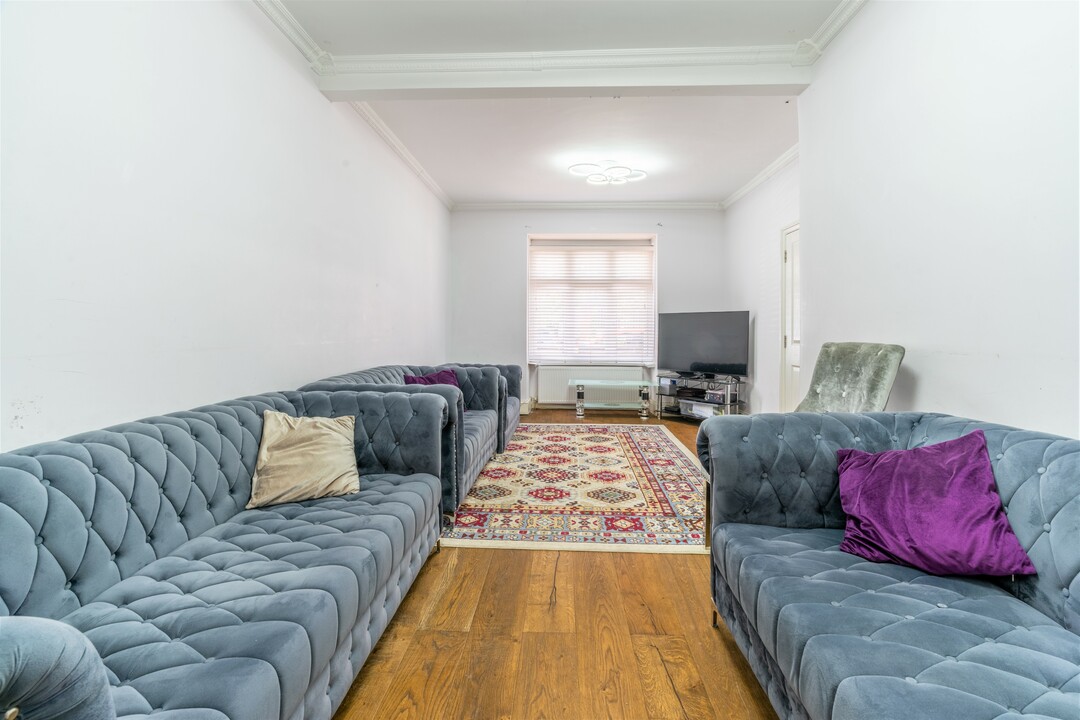 3 bed terraced house for sale in St. Mary Road, Walthamstow  - Property Image 2