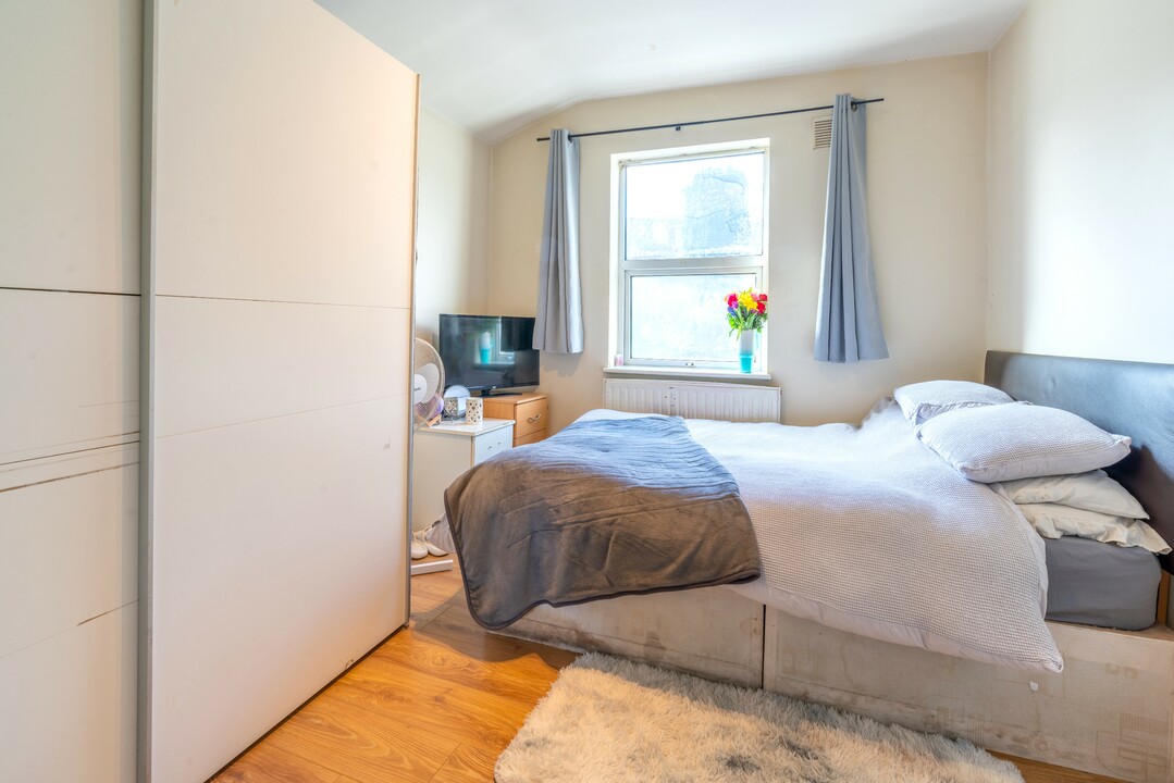 3 bed terraced house for sale in Roding Road, Hackney  - Property Image 12