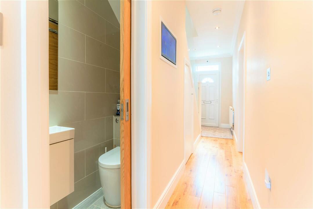 4 bed terraced house for sale in Shortlands Road, Leyton  - Property Image 7