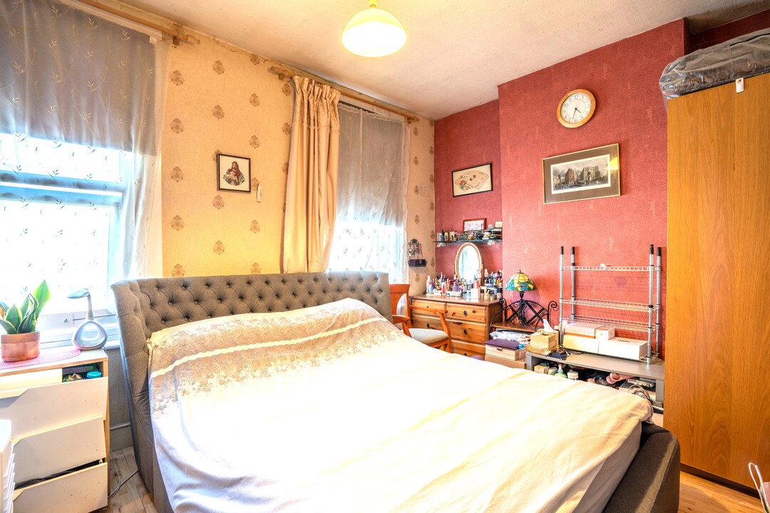 3 bed terraced house for sale in Chestnut Avenue South, Walthamstow  - Property Image 9