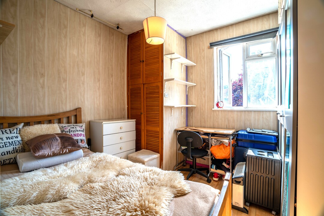 3 bed terraced house for sale in Chestnut Avenue South, Walthamstow  - Property Image 11